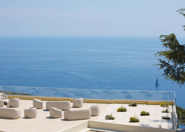 Отель Les Terrasses D'eze - &